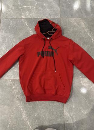 Продаю червоне худі puma ❤️ розмір m. гарний червоний колір, чорний логотип. є капюшон і кишеня спереду.