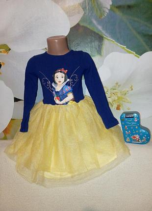 Плаття білого кольору з пишною спідницею від бренда disney&amp;h&amp;m