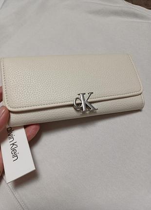 Жіночий гаманець calvin klein молочний