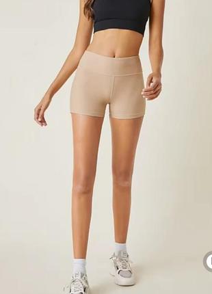 Базовые бежевые велосипедки / спортивные шорты shein с высокой посадкой. 4