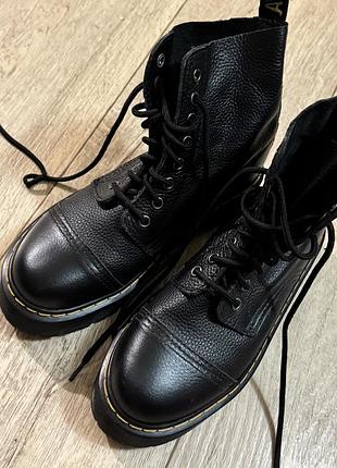 Черевики dr. martens