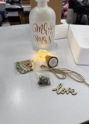 Декоративная светодиодная бутылка mr & mrs с гирляндой для свадебного декора
