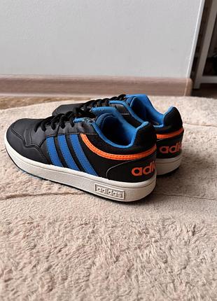 Кросівки дитячі та підліткові adidas hoops