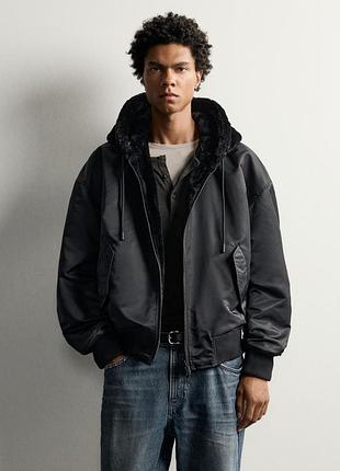 Чоловіча двостороння куртка бомбер з капюшоном зі штучним хутром zara