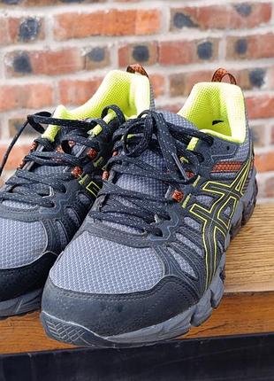 Кросівки asics сірі з чорним, розмір 40