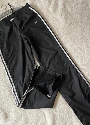 Штани з плащівки на підкладці adidas