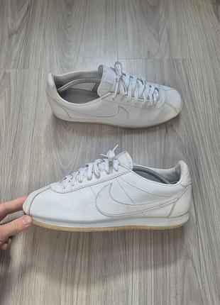 Класичні білі шкіряні кросівки nike cortez