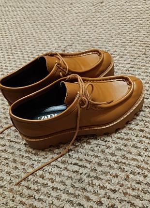 Zara броги кожа