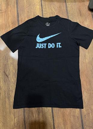 Футболка чоловіча nike