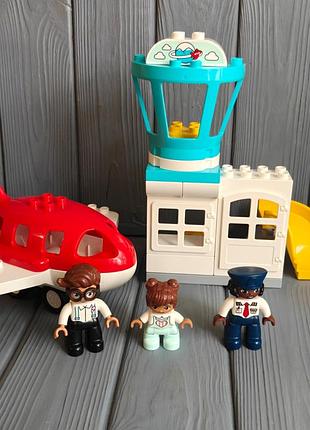 Конструктор lego duplo самолёт и аэропорт 10961