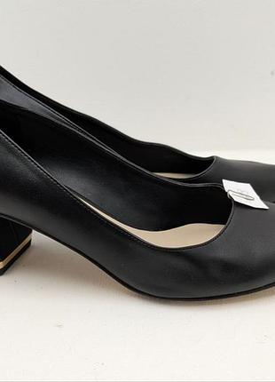 Женские туфли / черные лодочки charles &amp; keith (р. 38)