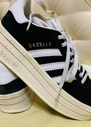Фірмові шкіряні кросівки adidas gazelle 37,5 р. устілка 23 см.