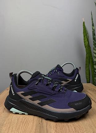 Оригінальні трекінгові кросівки жіночі adidas terrex anylander violet jq1613