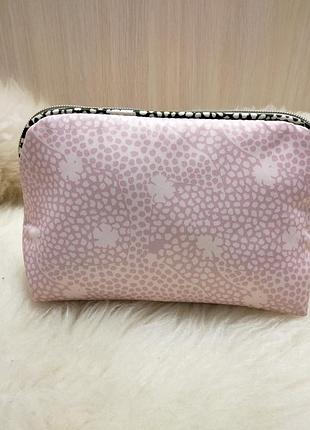 Гарненька  косметичка ted baker. 2