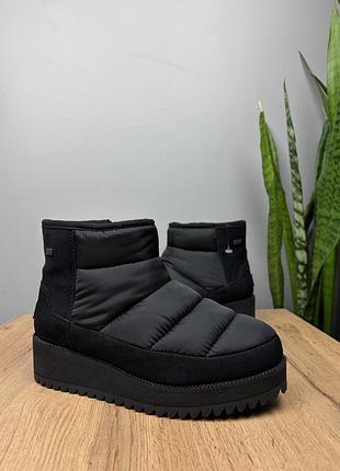 Оригінальні уггі черевики ugg w ridge mini