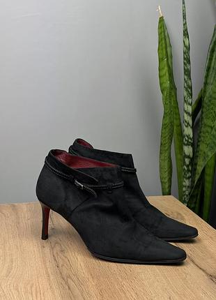 Оригінальні замшеві ботильйони christian louboutin