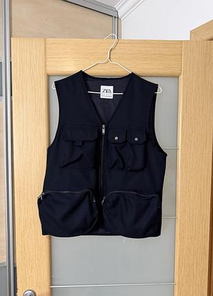 Стильний жилет zara з кишенями