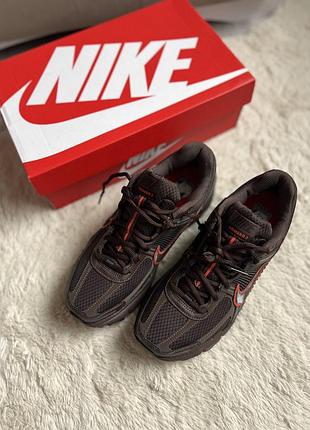 Nike zoom vomero 5 se  100% original 6