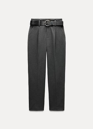 Брюки zara carrot fit с высокой посадкой и ремнем | xs | dark grey