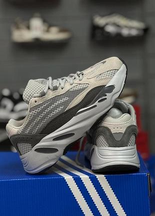 Кросівки adidas yeezy boost 700 v2 адідас ізі буст 700 сірі рефлективні для жінок