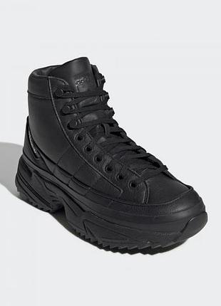 Женские кроссовки adidas