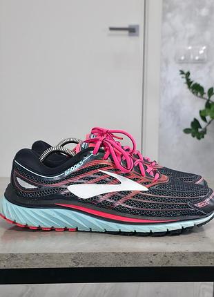 Кроссовки brooks