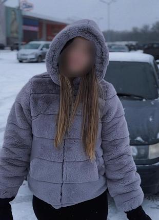 Жіноча шуба зі штучного хутра з капюшоном сіра розмір 42 (xs-s)