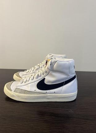 Кросівки nike blazer mid 77 vintage у білому кольорі. розмір 39, довжина устілки 24.5 см.