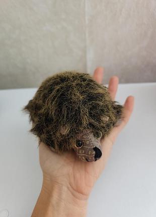 Коллекционная мягкая игрушка-утяжелитель еж bristles the hedgehog paperweight.