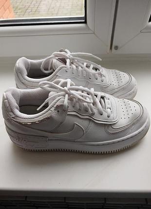 Кросівки жіночі nike air force 1 low білі, розмір 38, довжина устілки 24.5 см