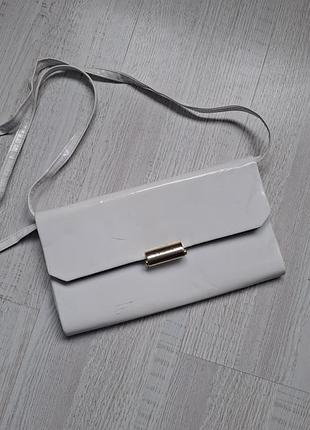 Винтажный белый лаковый клатч-конверт с золотой фурнитурой "fashion" / сумка-багет 90-х