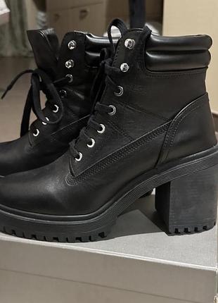 Шикарні шкіряні ботильони zara 2