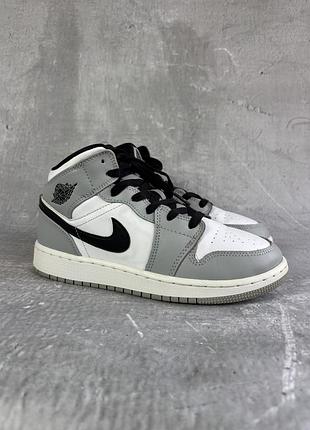 Кросівки для підлітків nike air jordan 1 mid light smoke grey (gs) сірі, білі, розмір 35.5