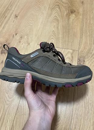 Кросівки жіночі trespass waterproof трекінгові, розмір 38.5
