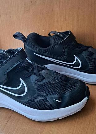 Кросівки оригінальні nike p31,5
