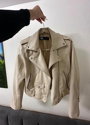Жіноча куртка zara косуха зі штучної шкіри, бежева