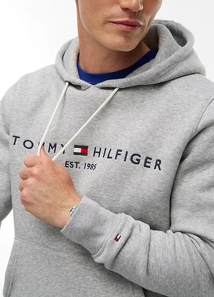 Худи от бренда tommy hilfiger 2
