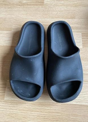Шльопанці nike calm slide