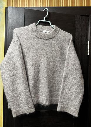 Шикарний вовняний светрик h&m ❤️