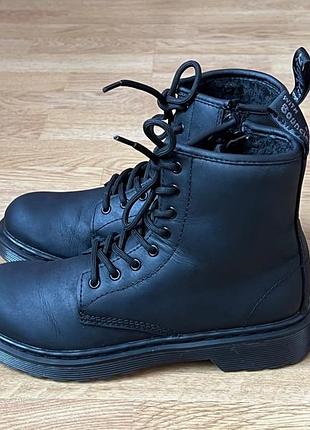 Кожаные зимние ботинки dr. martens 33,5 размера в идеальном состоянии