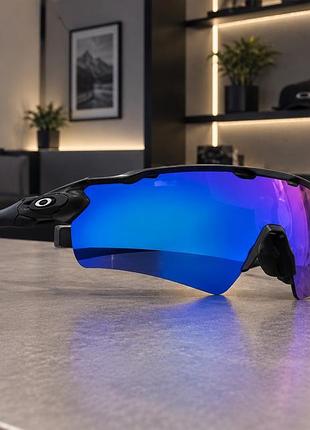 Сонцезахисні окуляри oakley з синіми дзеркальними лінзами