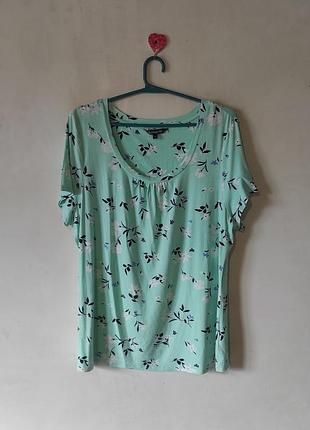 Нежно-мятная футболка bonmarché с цветочным принтом, размер 48-50 (uk 20 / 3xl)