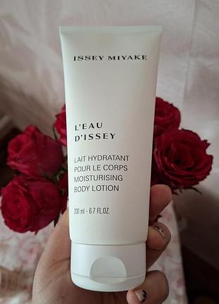 Крем для тіла issey miyake l'eau d'issey moisturising body lotion 200 ml