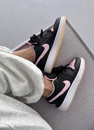 Кроссовки женские air jordan retro 1 low | black / pink premium