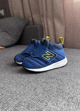Кросівки для дітей new balance