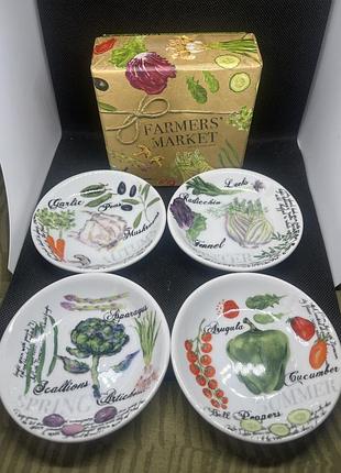 Набір із чотирьох порцелянових тарілок серії «farmers' market» бренду rosanna
