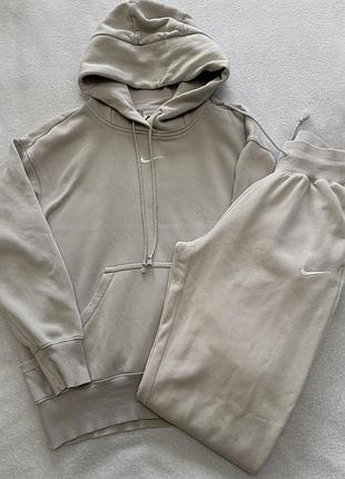 Продам жіночий костюм на флісі nike оригінал