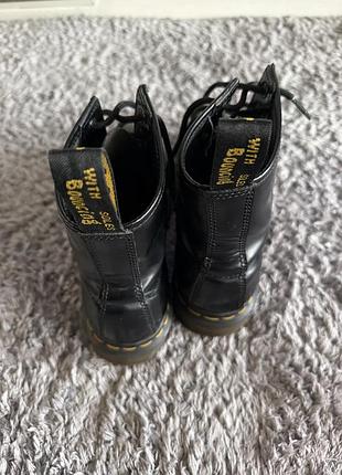 Черевики dr. martens