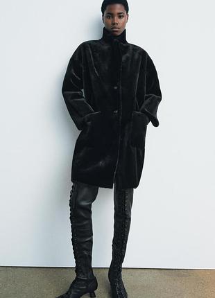 Жіноча шуба чорна zara