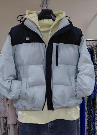 Куртка жіноча levi's р.м